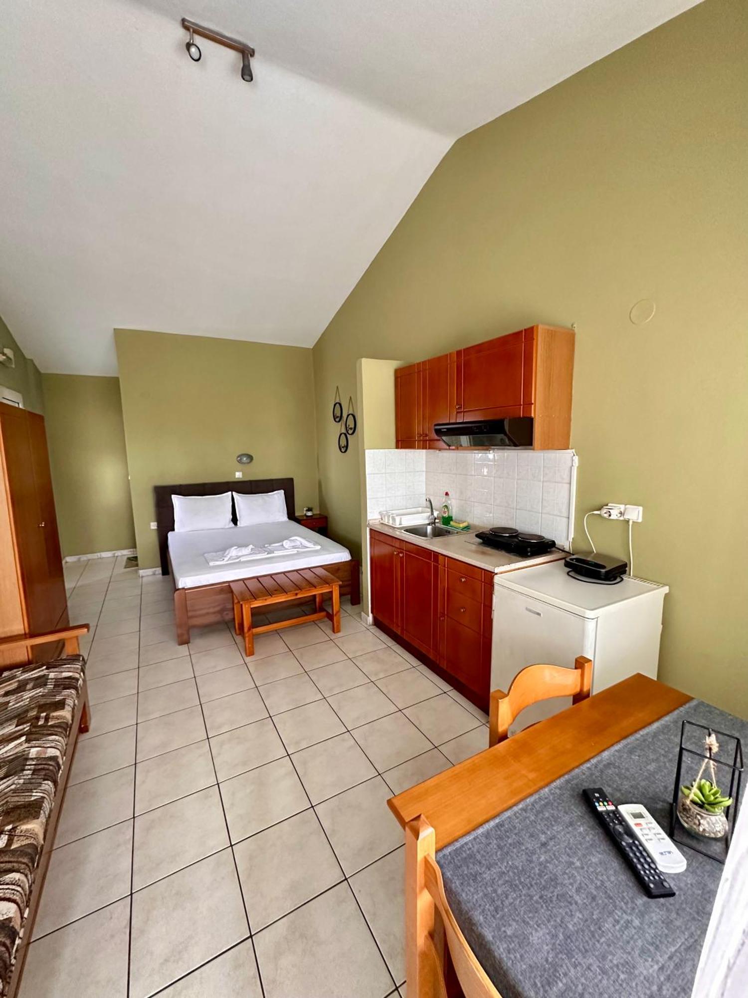 Artemis Hotel Apartments 케라모티 외부 사진